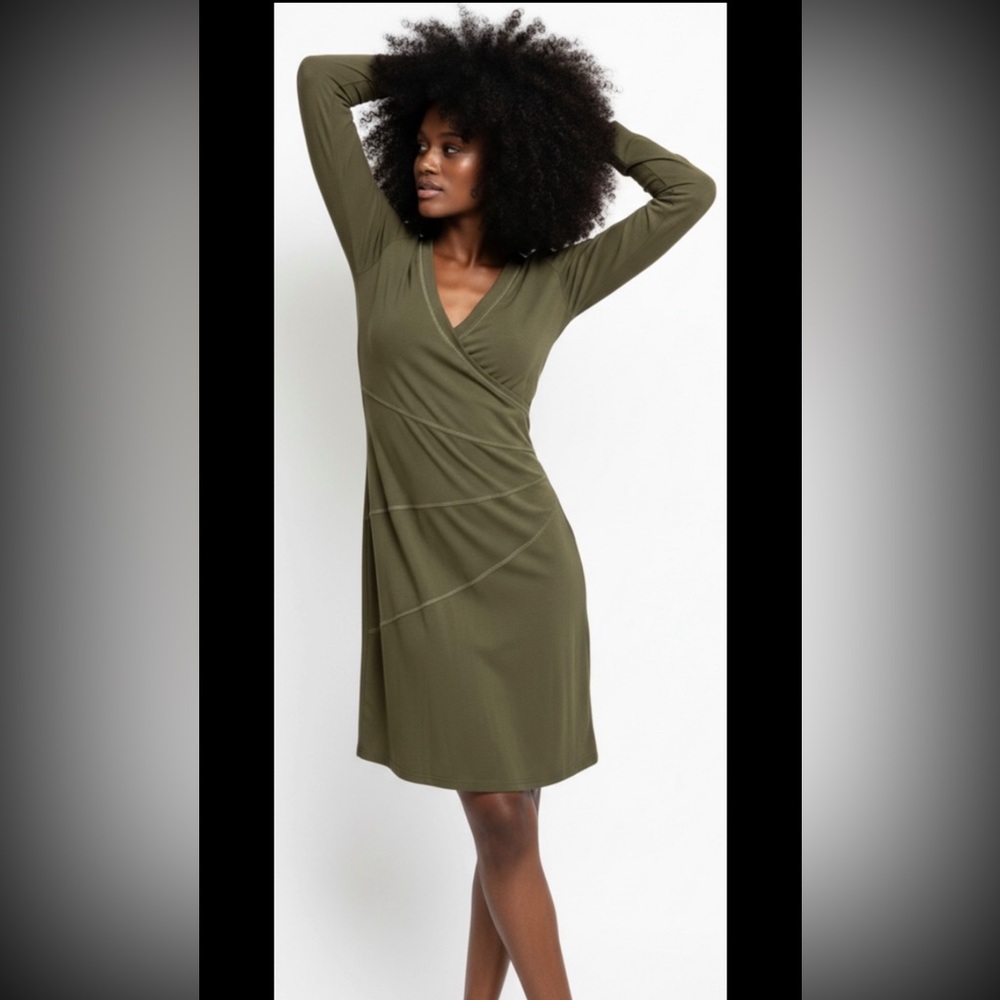 ATHLETA Sunburst Nectar Dress Ruched Organic Cotton Green V Neckline